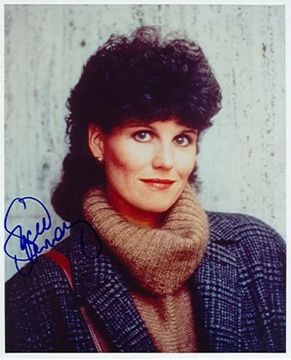 Lucie Arnaz autograph