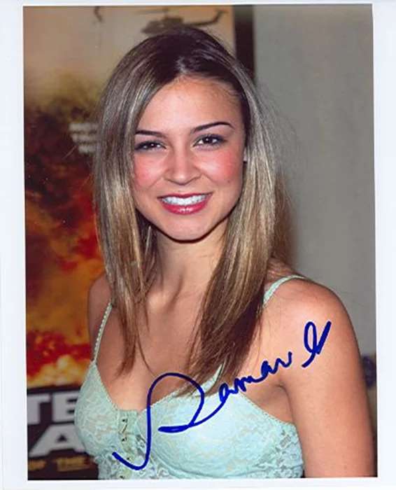 Samaire Armstrong autograph