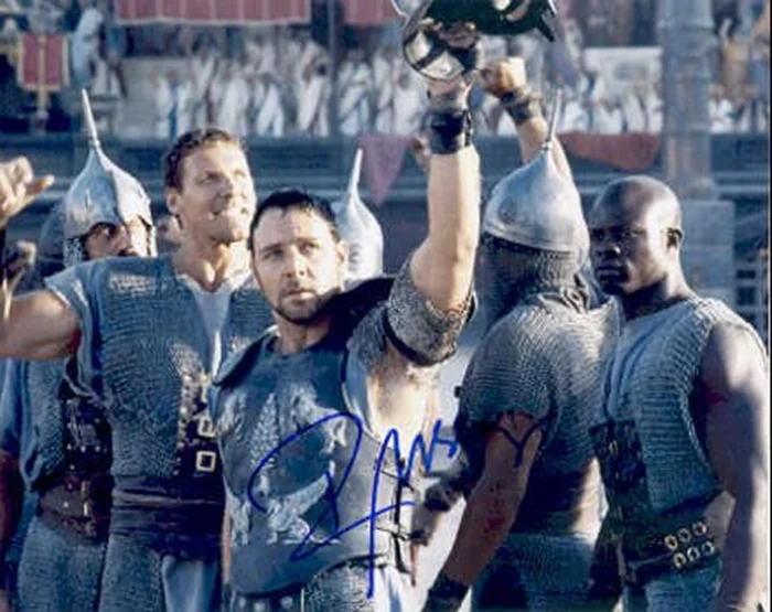 Russell Crowe autograph