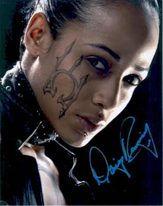 Dania Ramirez autograph