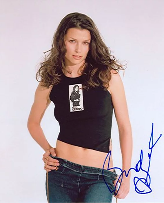 Bridget Moynahan autograph
