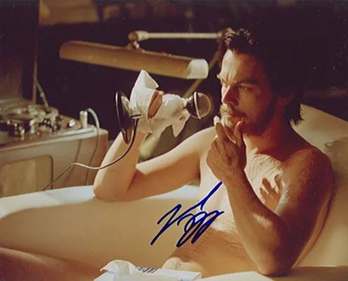 Leonardo DiCaprio autograph