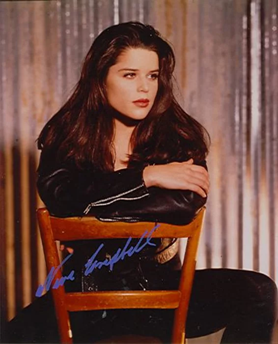 Neve Campbell autograph