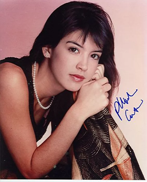 Phoebe Cates autograph