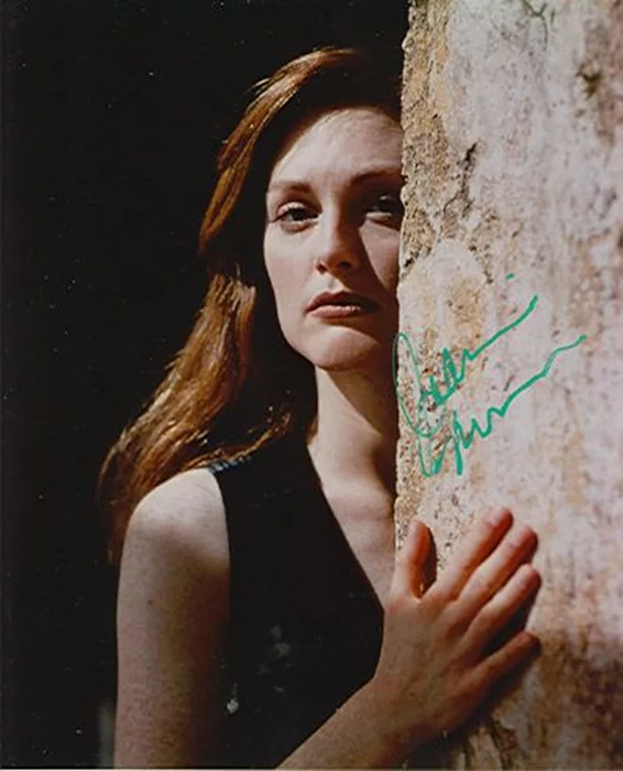 Julianne Moore autograph