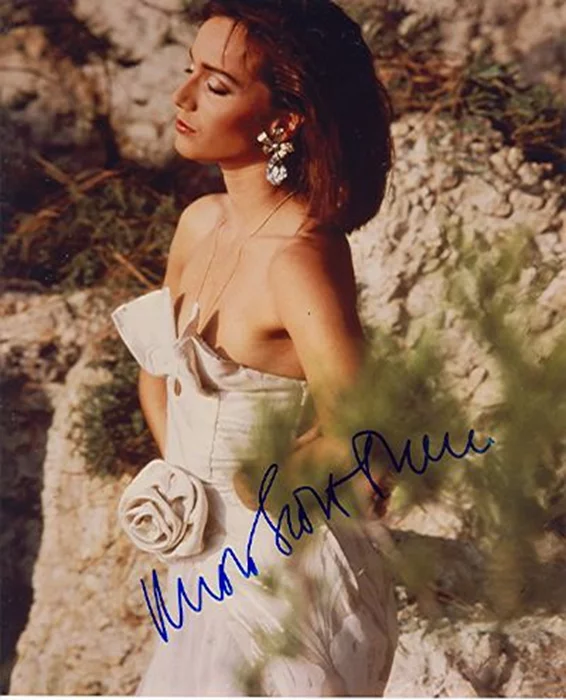 Kristen Scott Thomas autograph