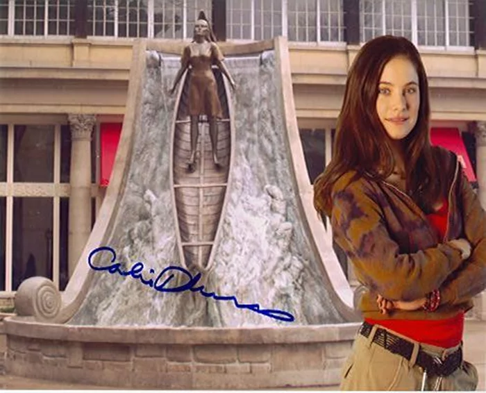 Caroline Dhavernas autograph