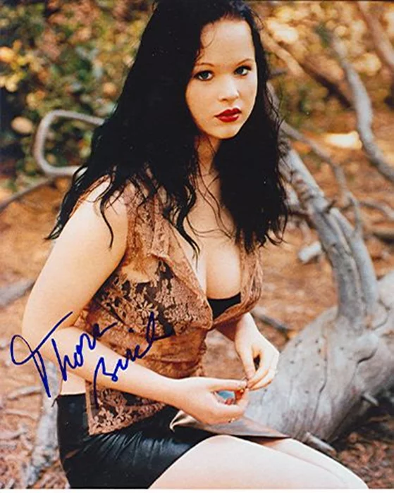 Thora Birch autograph