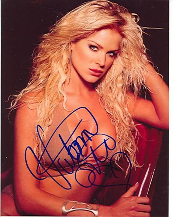 Victoria Silvstedt autograph