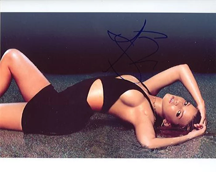 Jessica Simpson autograph