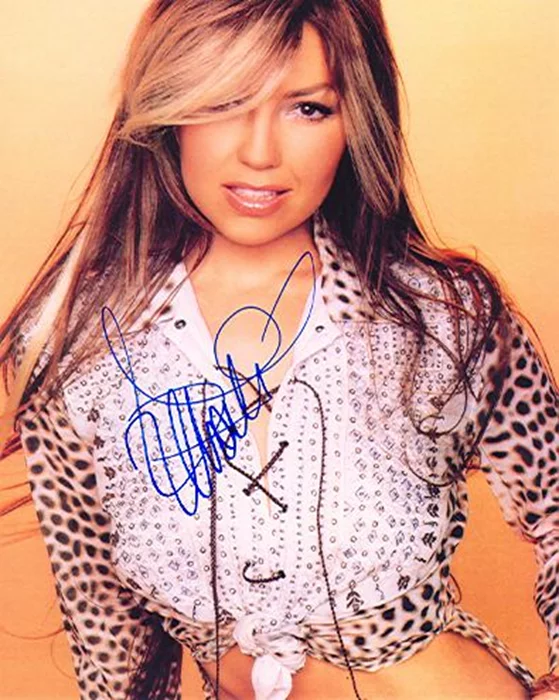 Thalia autograph