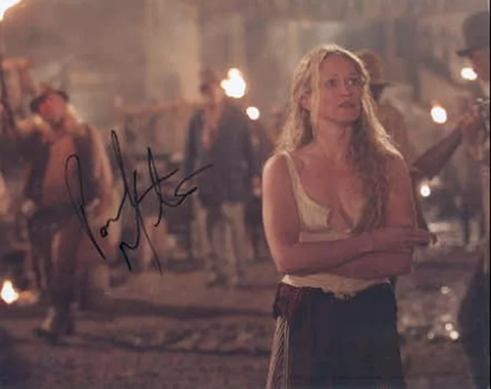 Paula Malcomson autograph