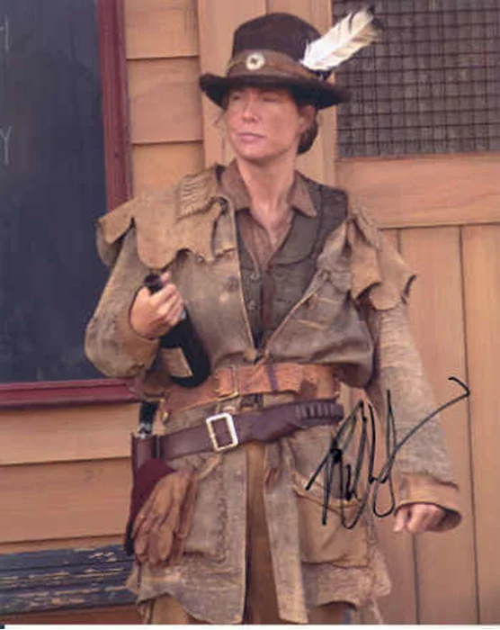 Robin Weigert autograph