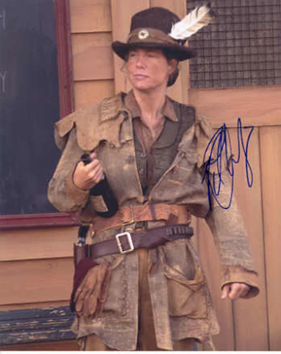 Robin Weigert autograph