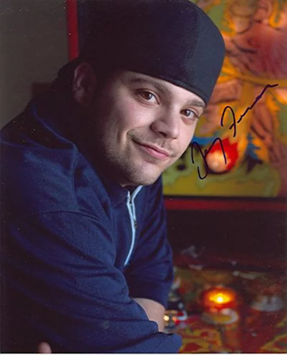 Jerry Ferrara autograph