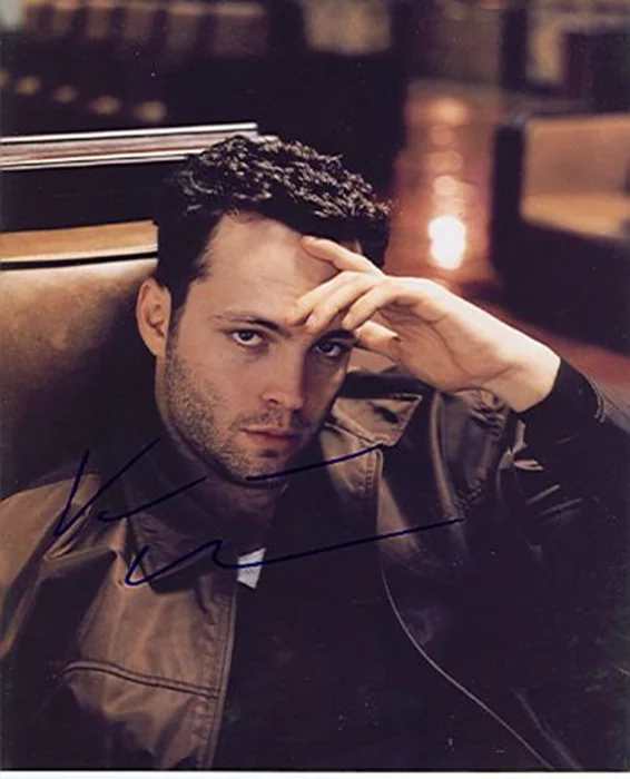 Vince Vaughn autograph