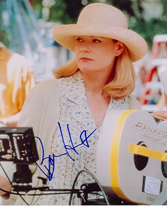 Bonnie Hunt autograph