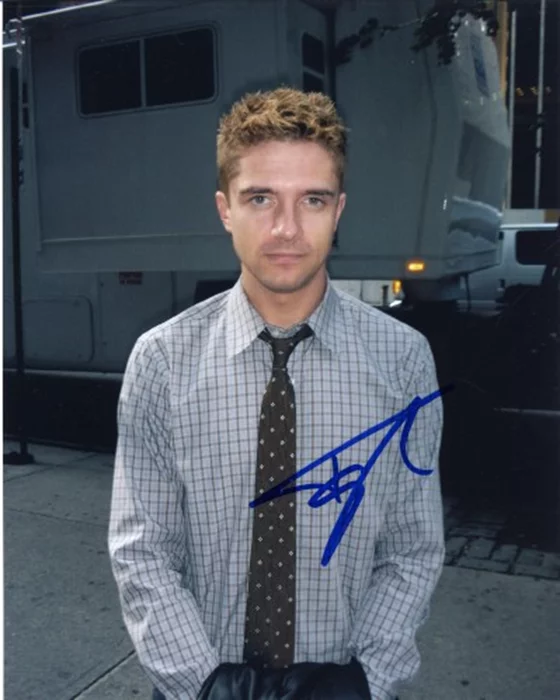Topher Grace autograph