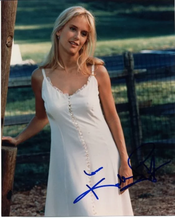 Kelly Preston autograph
