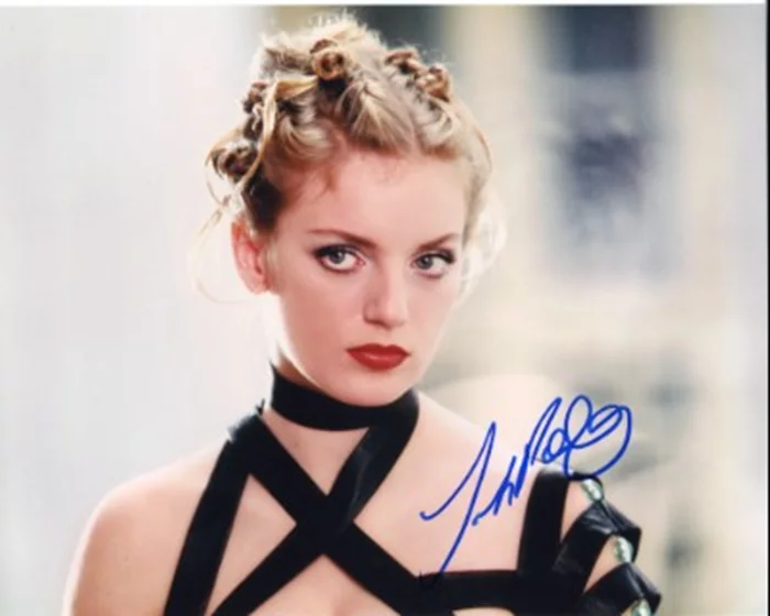 Sarah Polley autograph