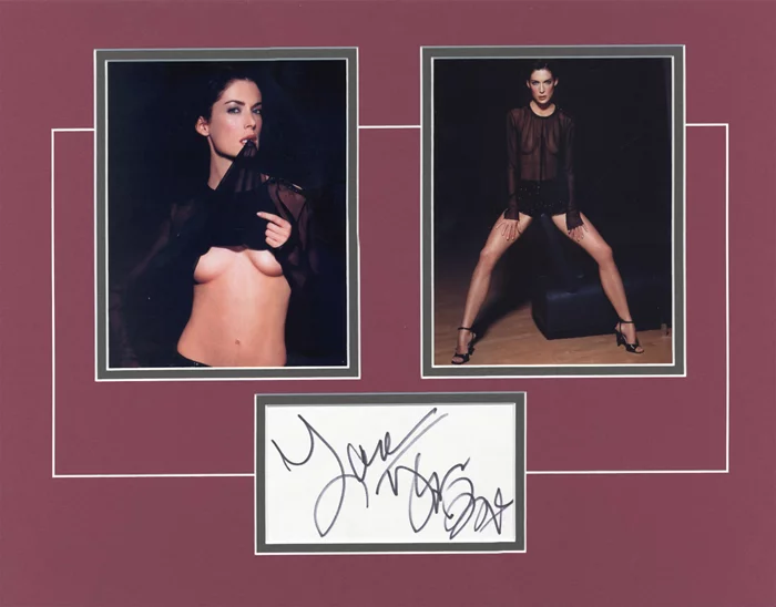 Lara Flynn Boyle autograph