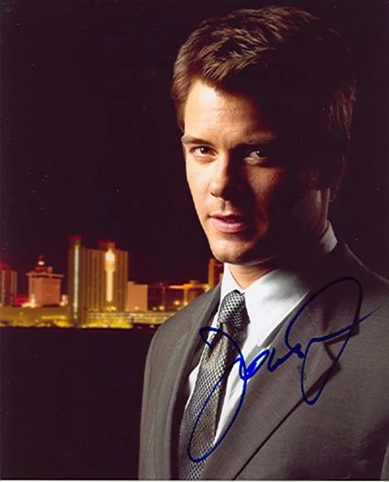 Josh Duhamel autograph