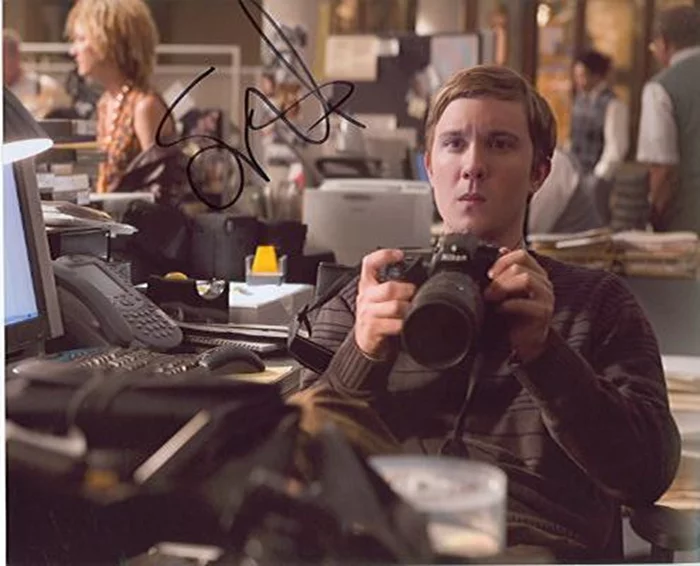 Sam Huntington autograph