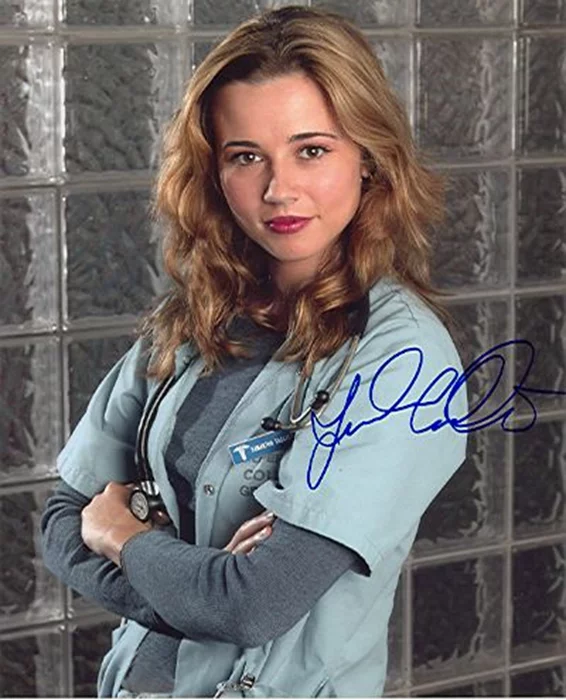 Linda Cardellini autograph