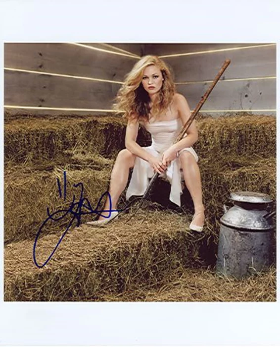 Julia Stiles autograph