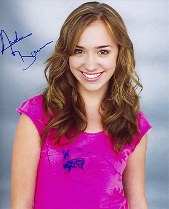 Andrea Bowen autograph