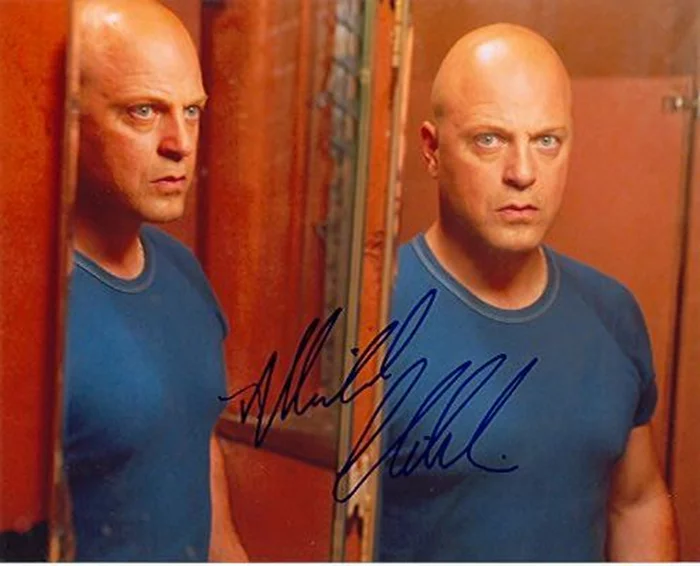 Michael Chiklis autograph