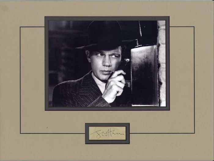 Joseph Cotten autograph