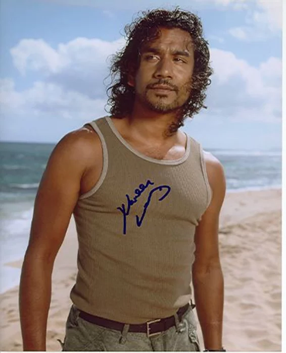 Naveen Andrews autograph