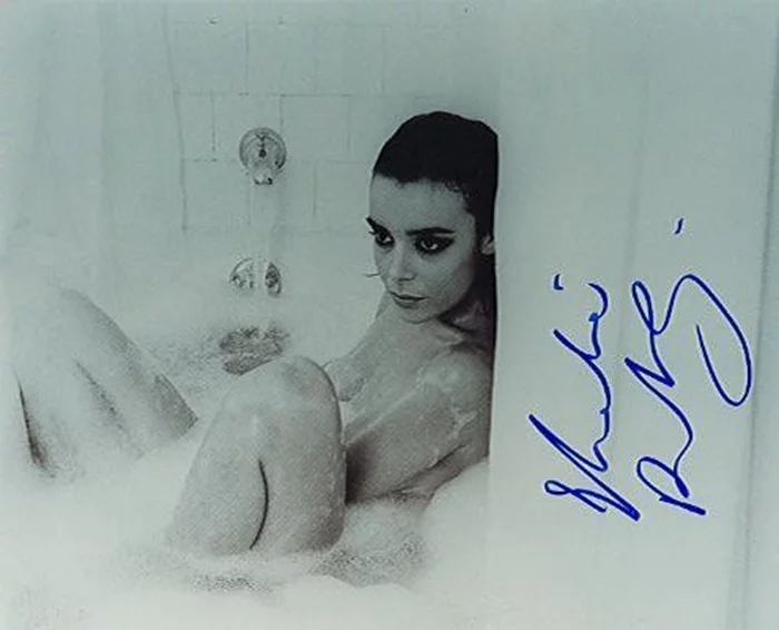 Elodie Bouchez autograph