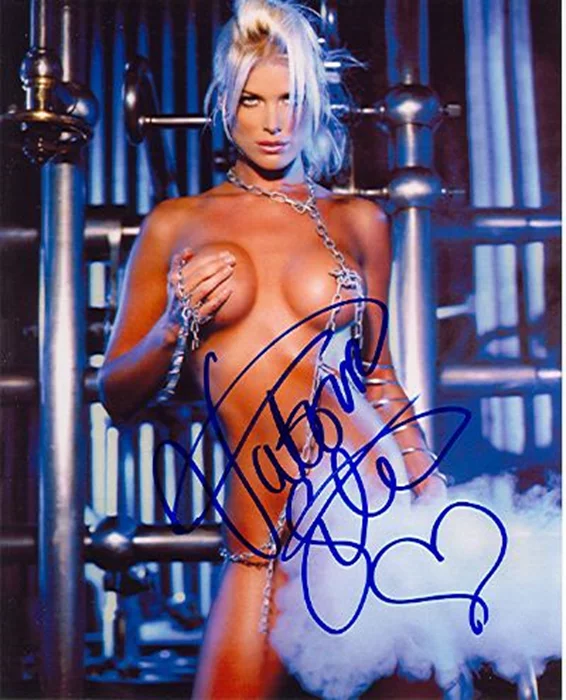 Victoria Silvstedt autograph