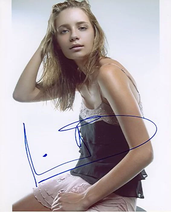 Mischa Barton autograph