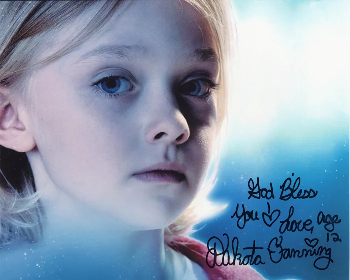 Dakota Fanning autograph
