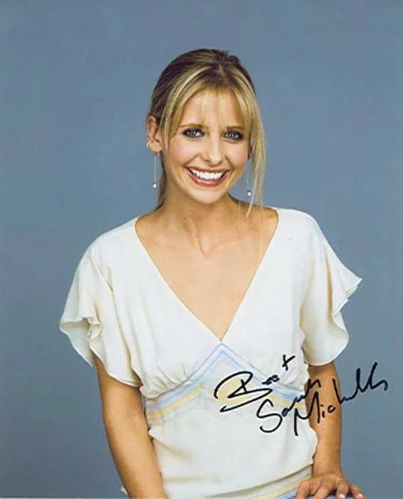 Sarah Michelle Gellar autograph