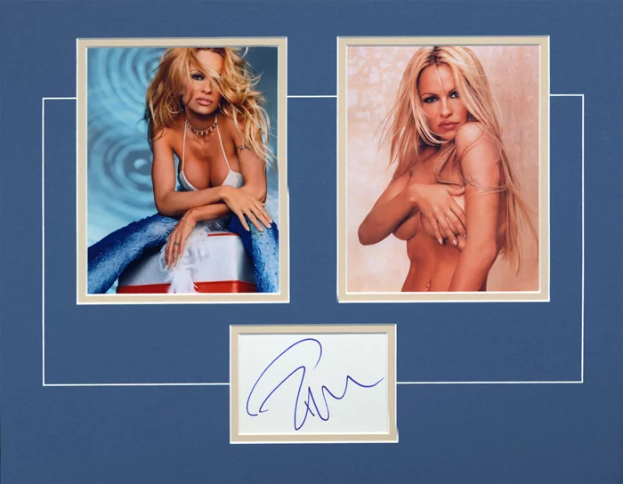 Pamela Anderson autograph