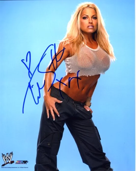 Trish Stratus autograph