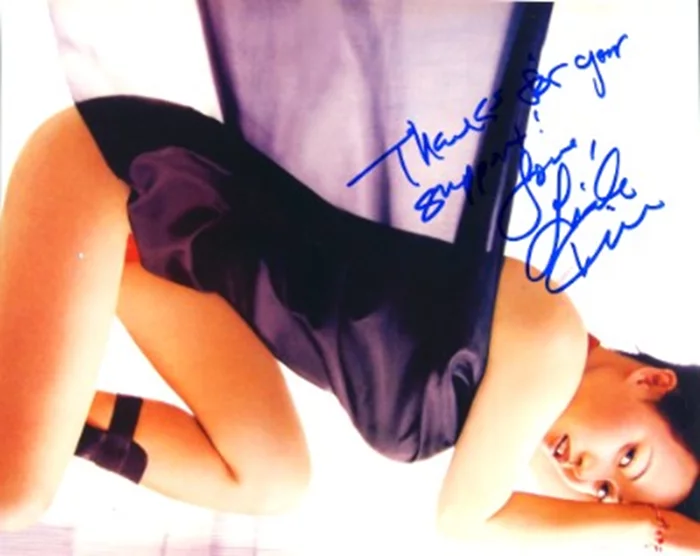 Linda Kim autograph