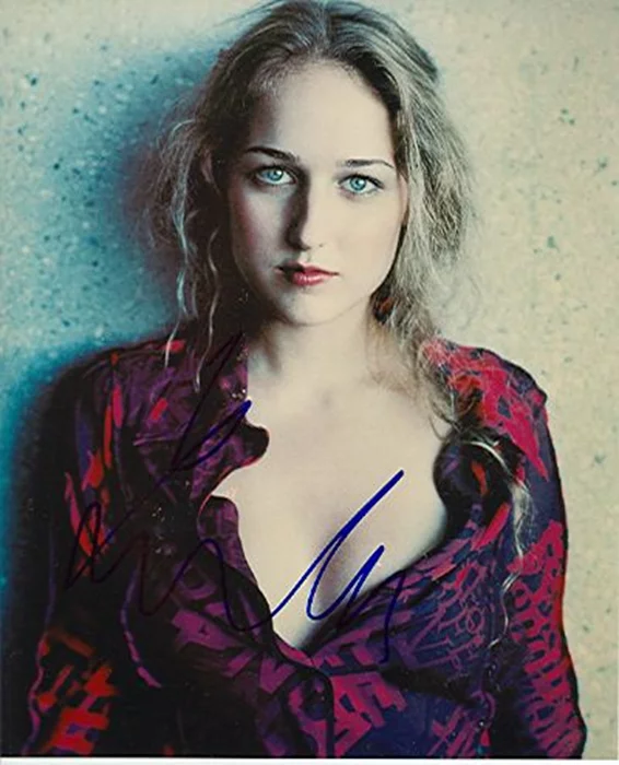 Leelee Sobieski autograph