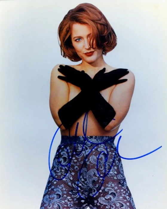 Gillian Anderson autograph