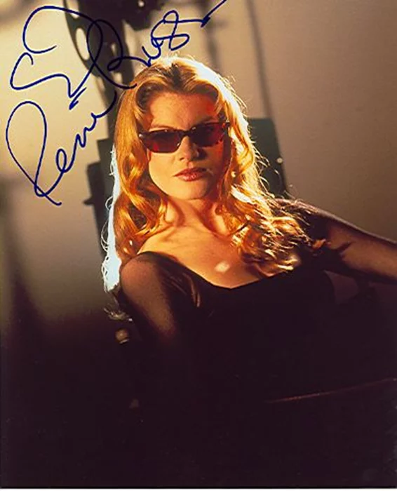 Rene Russo autograph