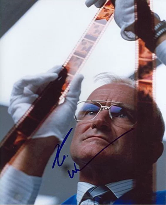 Robin Williams autograph