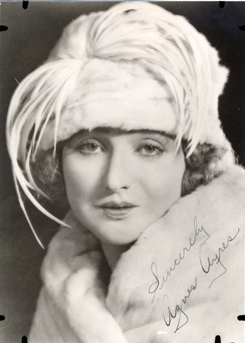 Agnes Ayres autograph