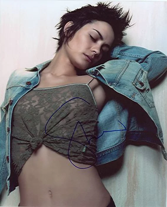 Shannyn Sossamon autograph