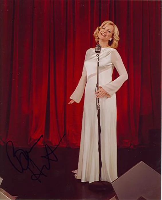 Bonnie Hunt autograph