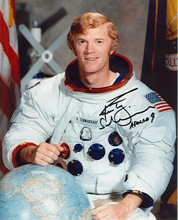 Rusty Schweickart autograph