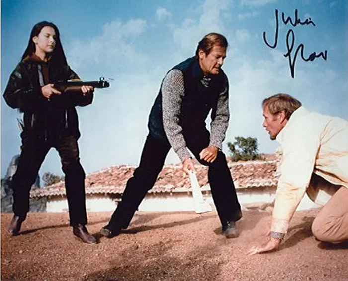 Julian Glover autograph